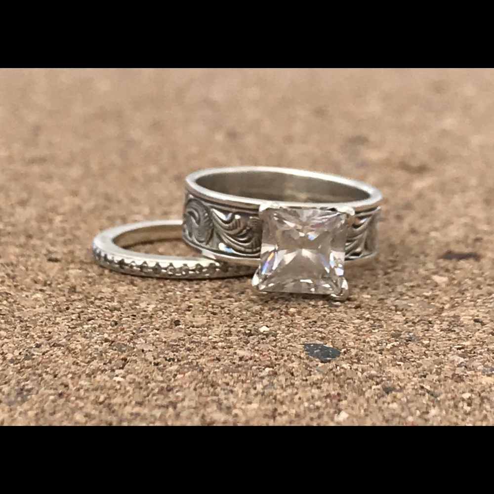 Fanning Jewelry engagement ring with band